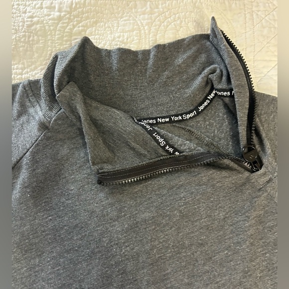 Jones of New York Sport. Gray Pullover. - Picture 2 of 6